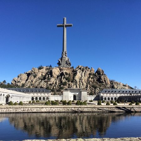 Hospederia Santa Cruz Hotell San Lorenzo de El Escorial Eksteriør bilde