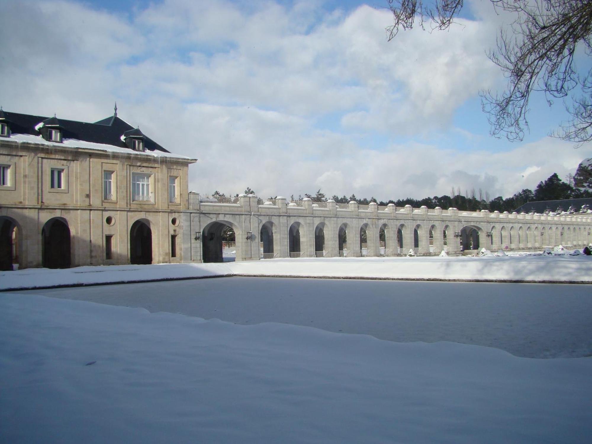 Hospederia Santa Cruz Hotell San Lorenzo de El Escorial Eksteriør bilde