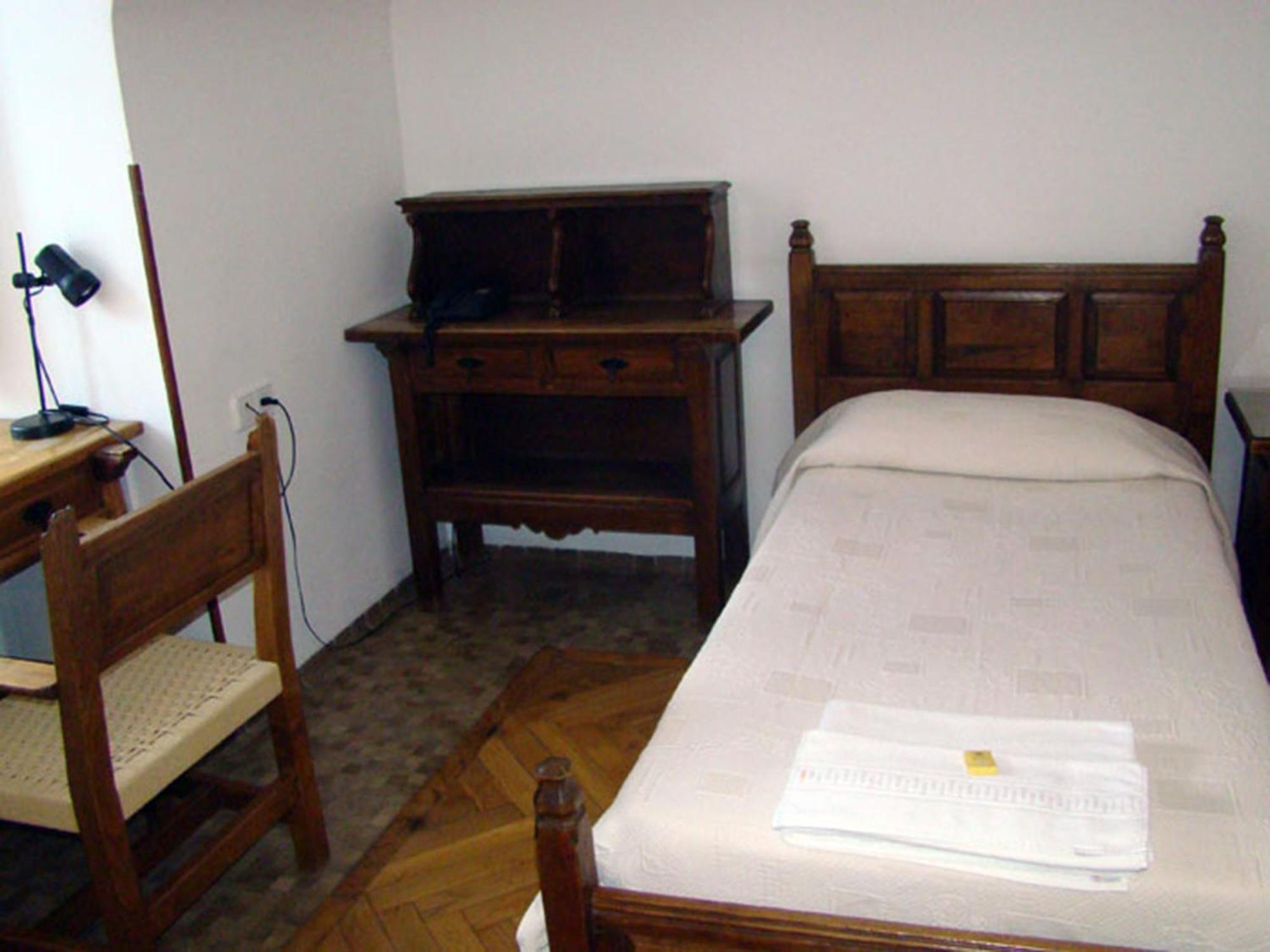 Hospederia Santa Cruz Hotell San Lorenzo de El Escorial Eksteriør bilde